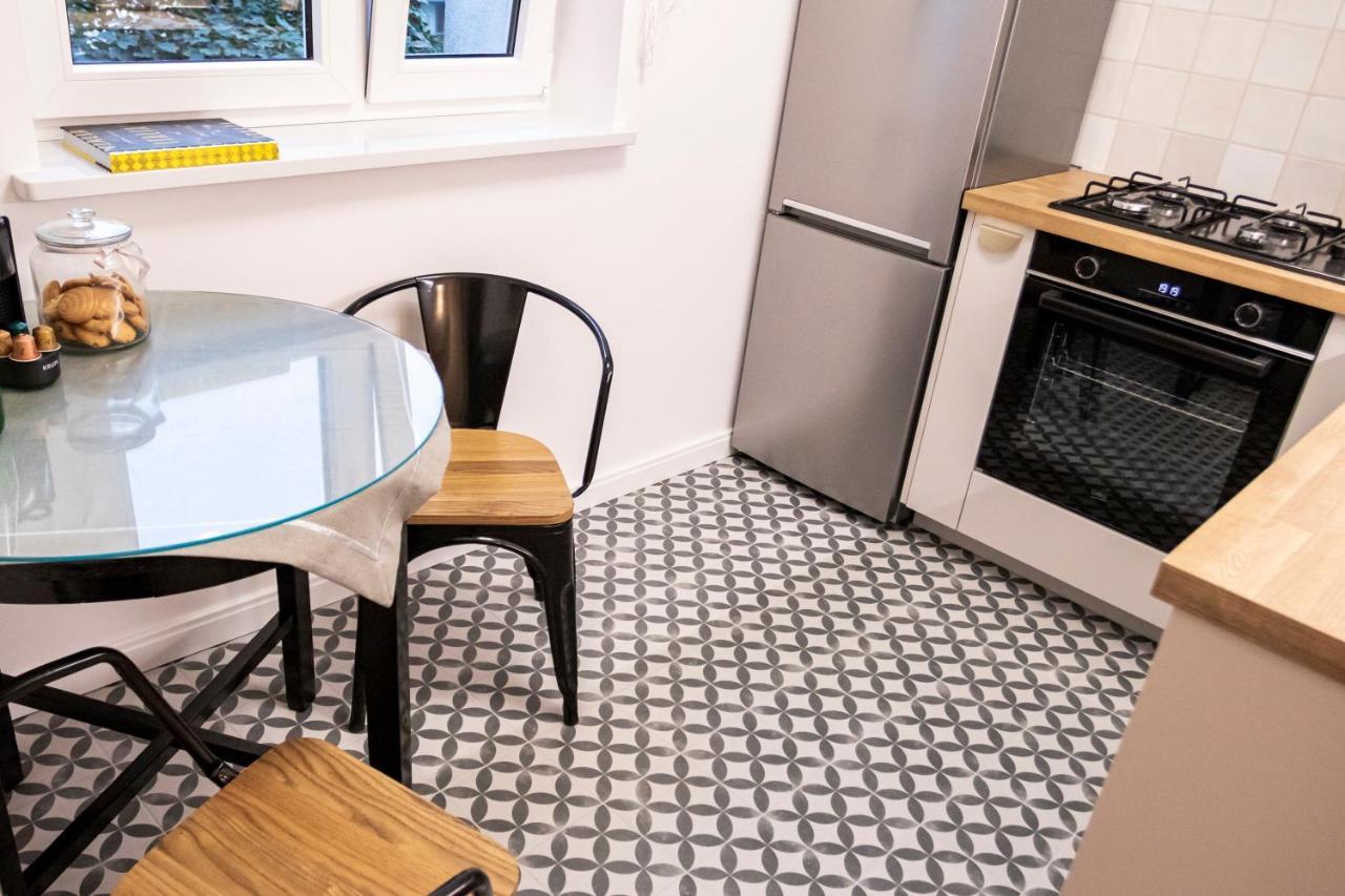Apartament Przy Metrze Wierzbno Z Nuta Vintage Varsavia Esterno foto