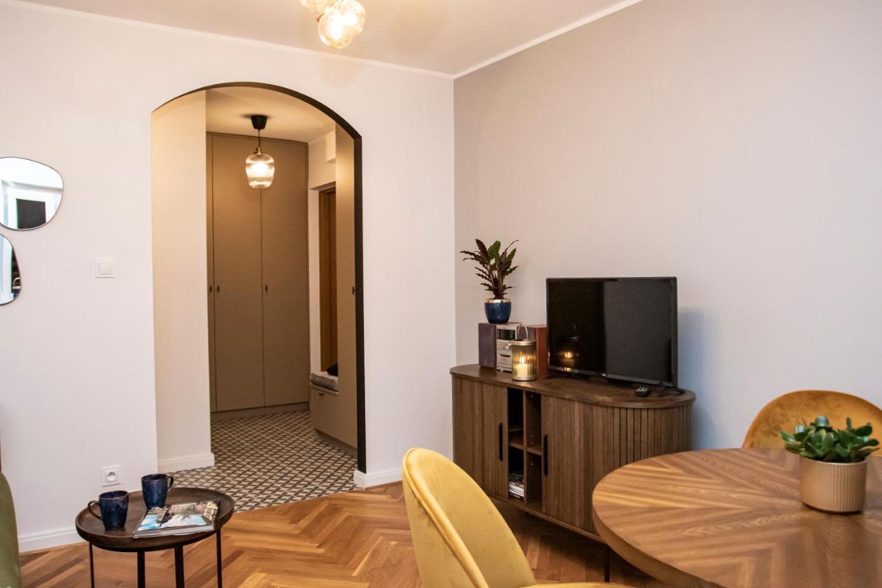 Apartament Przy Metrze Wierzbno Z Nuta Vintage Varsavia Esterno foto