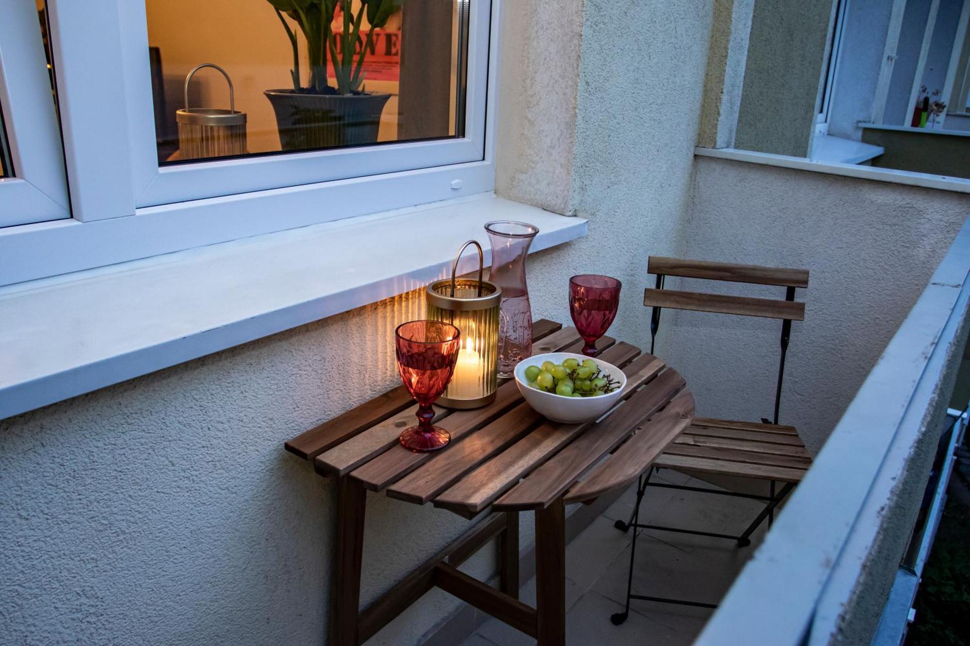 Apartament Przy Metrze Wierzbno Z Nuta Vintage Varsavia Esterno foto