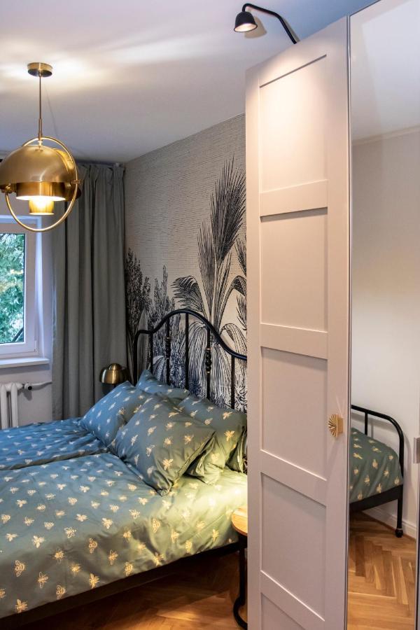 Apartament Przy Metrze Wierzbno Z Nuta Vintage Varsavia Esterno foto